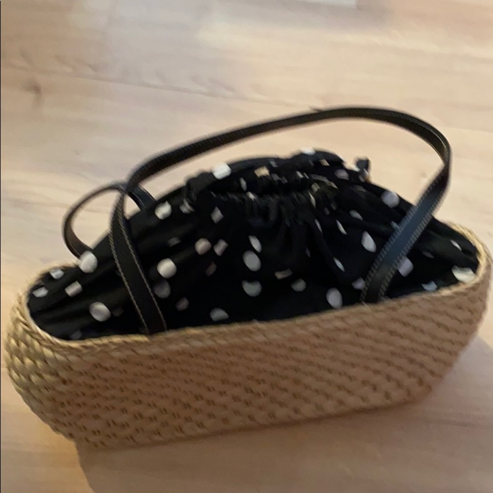 Straw Bag With Drawstring Lining - image 3